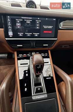 Позашляховик / Кросовер Porsche Cayenne 2019 в 