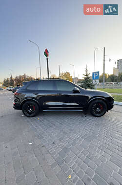 Внедорожник / Кроссовер Porsche Cayenne 2017 в 