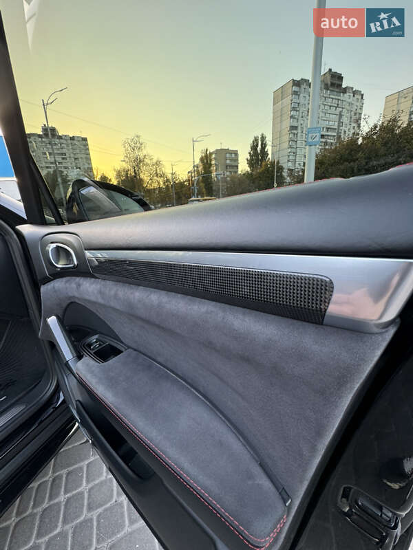 Внедорожник / Кроссовер Porsche Cayenne 2017 в Киеве фото 27 Внедорожник / Кроссовер Porsche Cayenne 2017 в Киеве