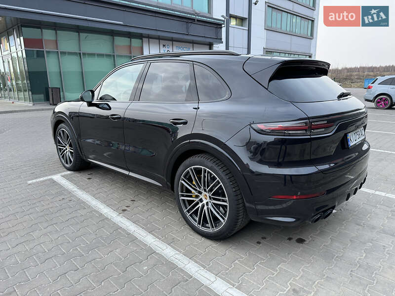Внедорожник / Кроссовер Porsche Cayenne 2020 в Киеве