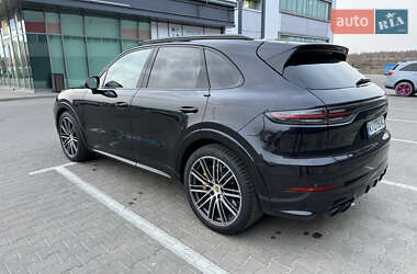 Внедорожник / Кроссовер Porsche Cayenne 2020 в 