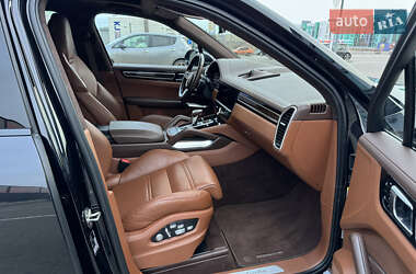 Внедорожник / Кроссовер Porsche Cayenne 2020 в 