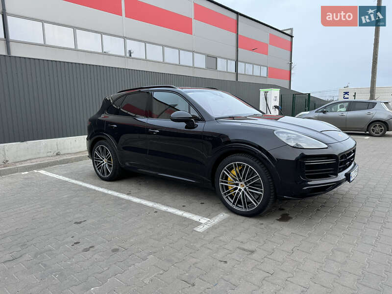 Внедорожник / Кроссовер Porsche Cayenne 2020 в Киеве
