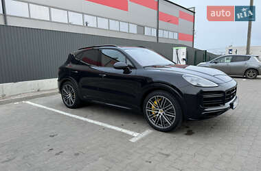 Внедорожник / Кроссовер Porsche Cayenne 2020 в 