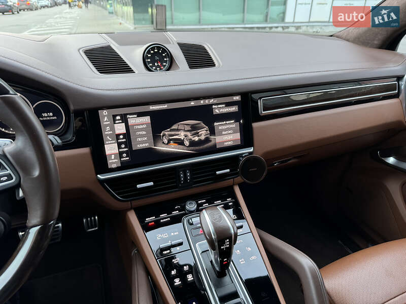 Внедорожник / Кроссовер Porsche Cayenne 2020 в Киеве
