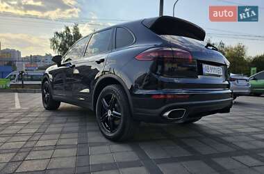 Позашляховик / Кросовер Porsche Cayenne 2015 в 