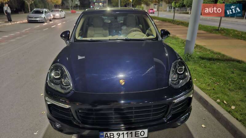 Внедорожник / Кроссовер Porsche Cayenne 2015 в Виннице