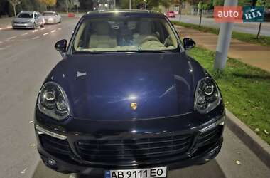 Позашляховик / Кросовер Porsche Cayenne 2015 в 