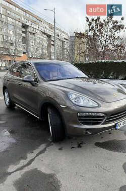 Позашляховик / Кросовер Porsche Cayenne 2012 в 
