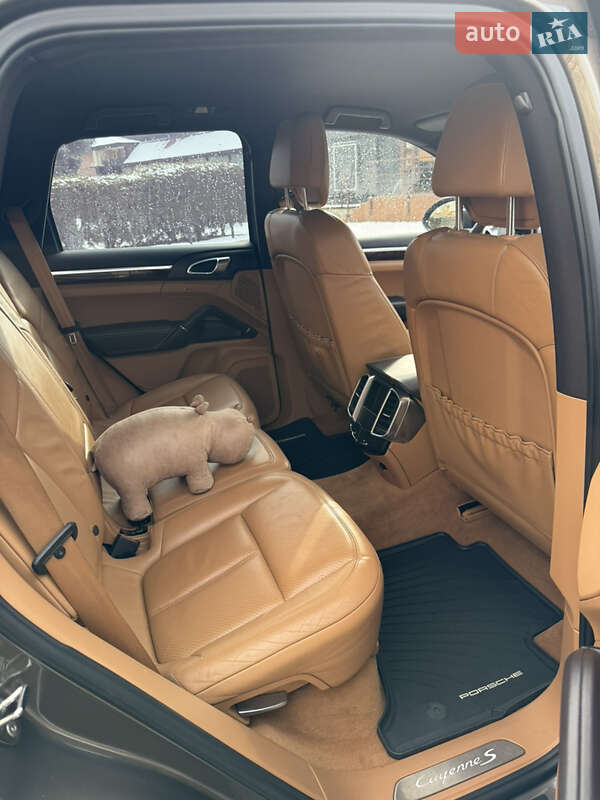 Внедорожник / Кроссовер Porsche Cayenne 2012 в Днепре