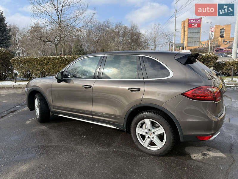 Внедорожник / Кроссовер Porsche Cayenne 2012 в Днепре