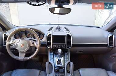 Внедорожник / Кроссовер Porsche Cayenne 2012 в 