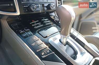 Внедорожник / Кроссовер Porsche Cayenne 2012 в 