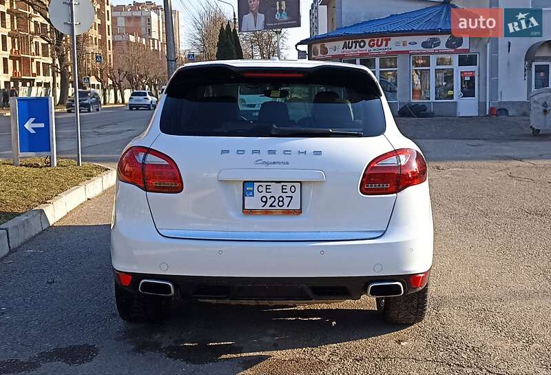 Внедорожник / Кроссовер Porsche Cayenne 2012 в Черновцах