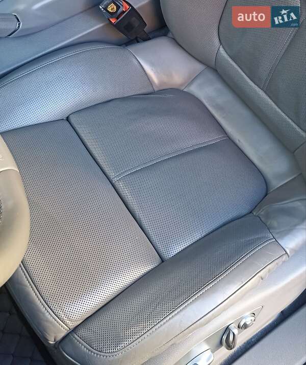 Внедорожник / Кроссовер Porsche Cayenne 2012 в Черновцах