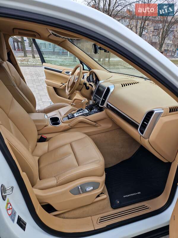 Позашляховик / Кросовер Porsche Cayenne 2012 в Дніпрі