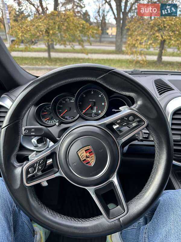 Внедорожник / Кроссовер Porsche Cayenne 2017 в Львове