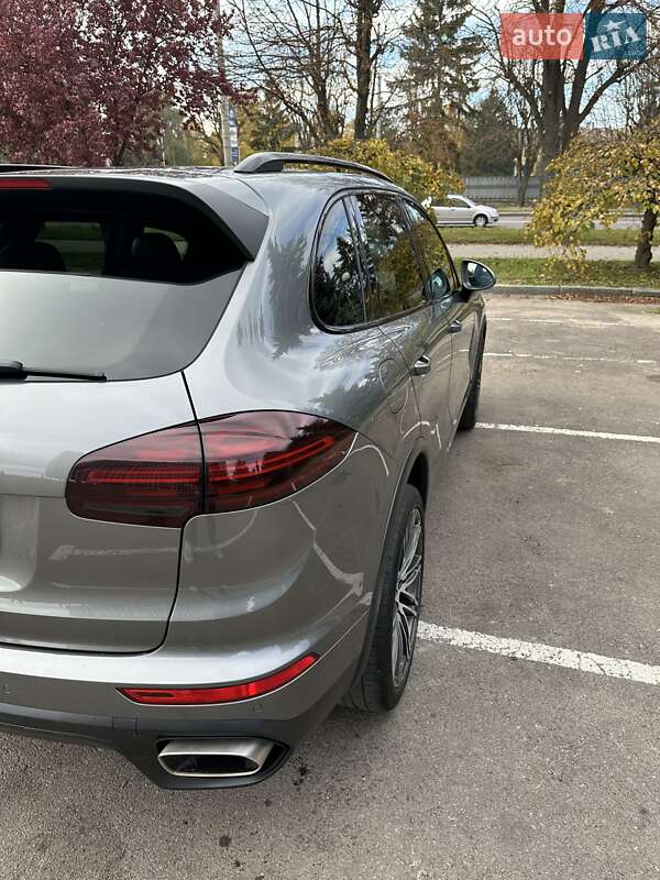 Внедорожник / Кроссовер Porsche Cayenne 2017 в Львове