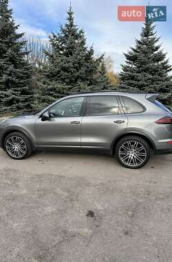 Позашляховик / Кросовер Porsche Cayenne 2017 в Львові