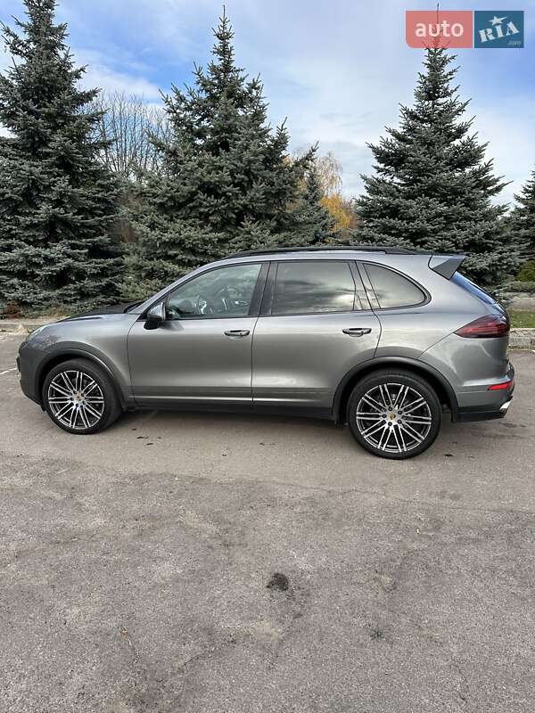 Внедорожник / Кроссовер Porsche Cayenne 2017 в Львове