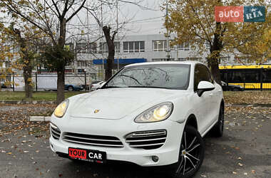 Внедорожник / Кроссовер Porsche Cayenne 2014 в Киеве