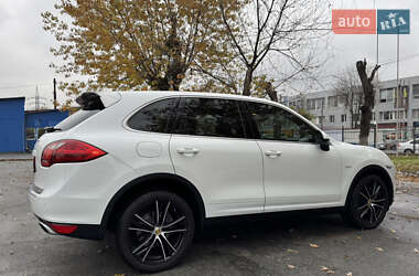 Внедорожник / Кроссовер Porsche Cayenne 2014 в Киеве