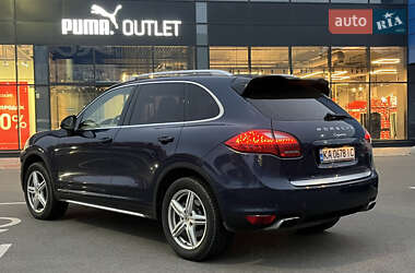 Внедорожник / Кроссовер Porsche Cayenne 2012 в Киеве