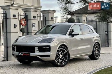 Внедорожник / Кроссовер Porsche Cayenne 2024 в 