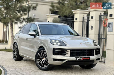 Внедорожник / Кроссовер Porsche Cayenne 2024 в 