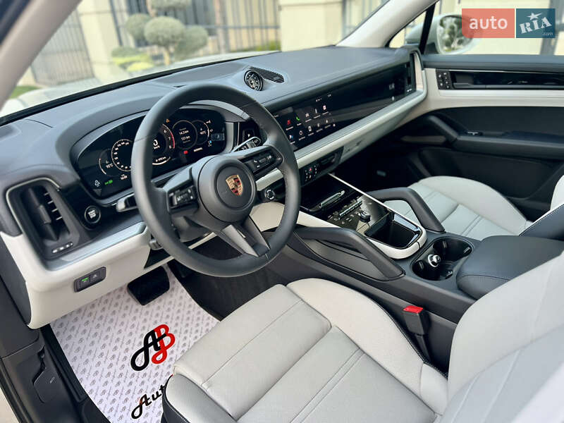 Внедорожник / Кроссовер Porsche Cayenne 2024 в Одессе