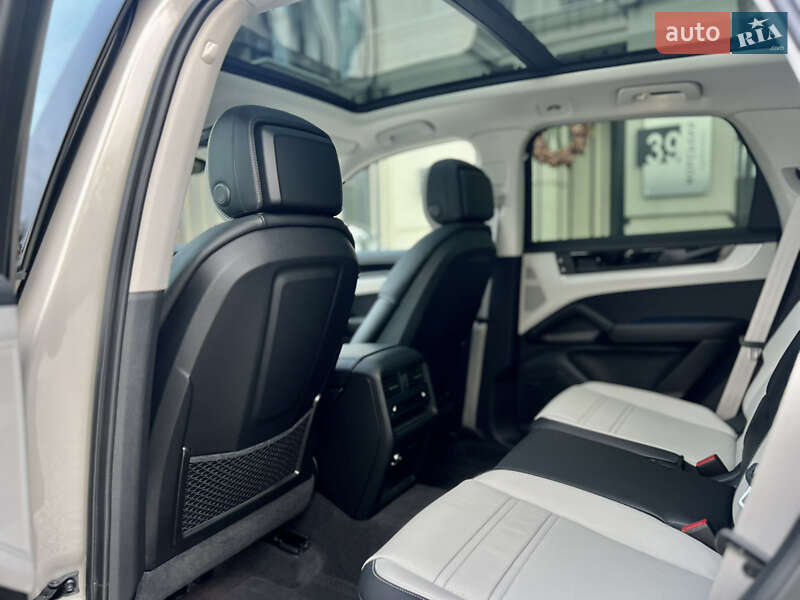 Внедорожник / Кроссовер Porsche Cayenne 2024 в Одессе