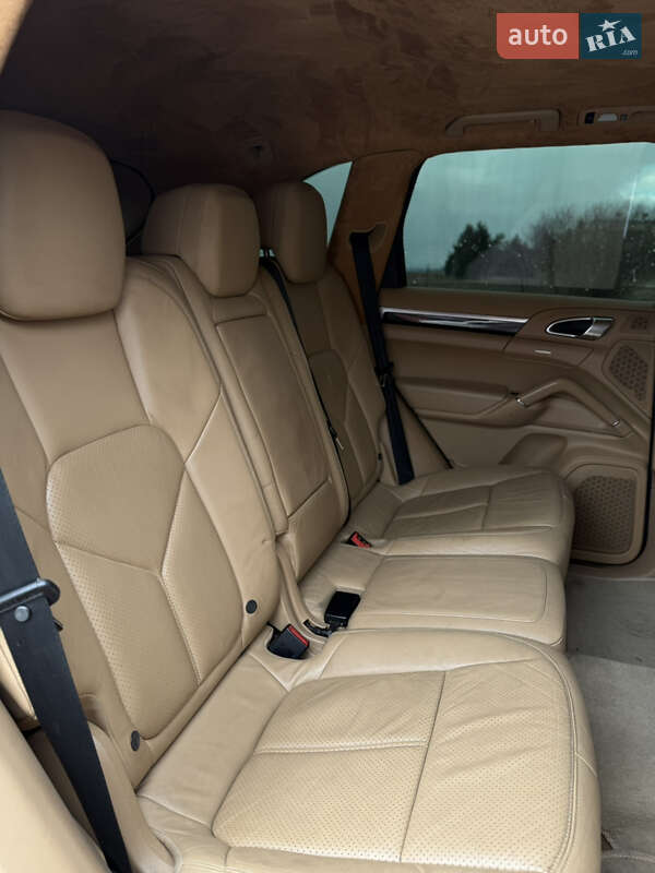 Позашляховик / Кросовер Porsche Cayenne 2013 в Львові