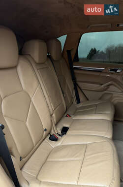 Внедорожник / Кроссовер Porsche Cayenne 2013 в 