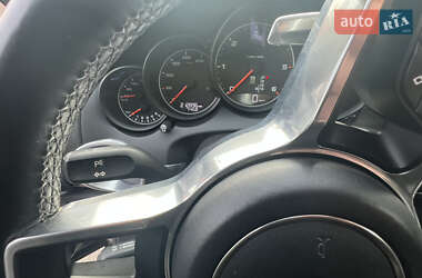 Внедорожник / Кроссовер Porsche Cayenne 2015 в 