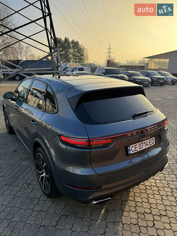 Внедорожник / Кроссовер Porsche Cayenne 2018 в Черновцах