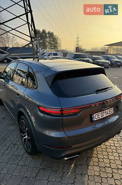 Внедорожник / Кроссовер Porsche Cayenne 2018 в 