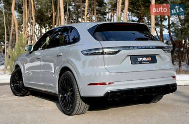 Позашляховик / Кросовер Porsche Cayenne 2018 в 
