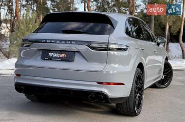 Позашляховик / Кросовер Porsche Cayenne 2018 в 