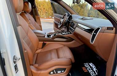 Позашляховик / Кросовер Porsche Cayenne 2018 в 