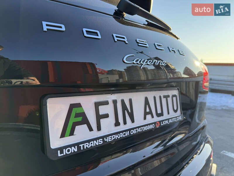 Внедорожник / Кроссовер Porsche Cayenne 2015 в Киеве