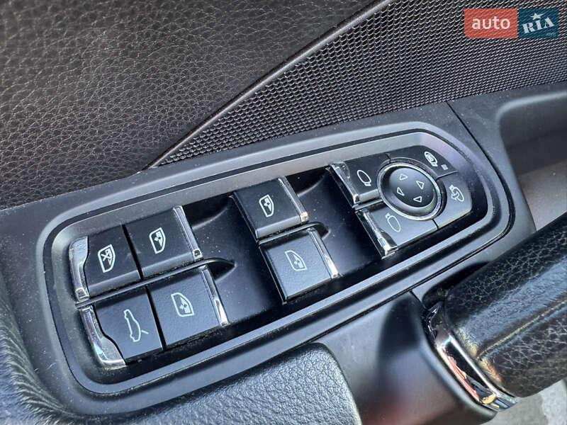 Внедорожник / Кроссовер Porsche Cayenne 2015 в Киеве