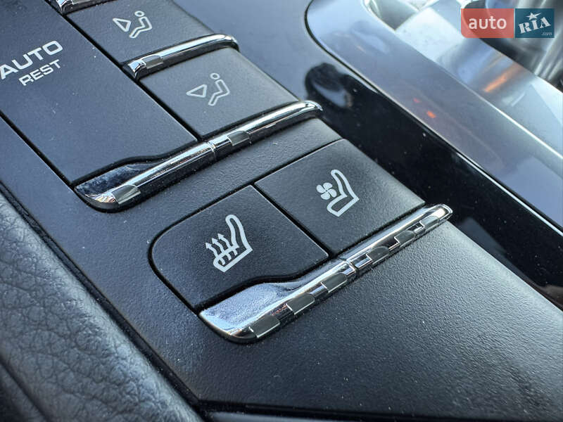 Внедорожник / Кроссовер Porsche Cayenne 2015 в Киеве