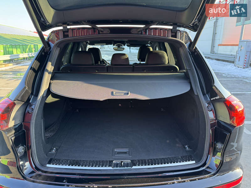 Внедорожник / Кроссовер Porsche Cayenne 2015 в Киеве