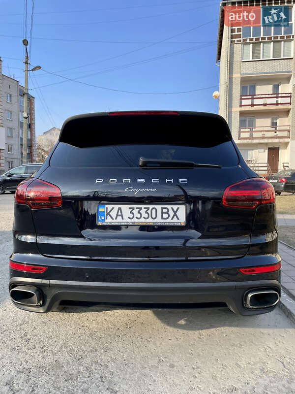 Внедорожник / Кроссовер Porsche Cayenne 2016 в Самборе