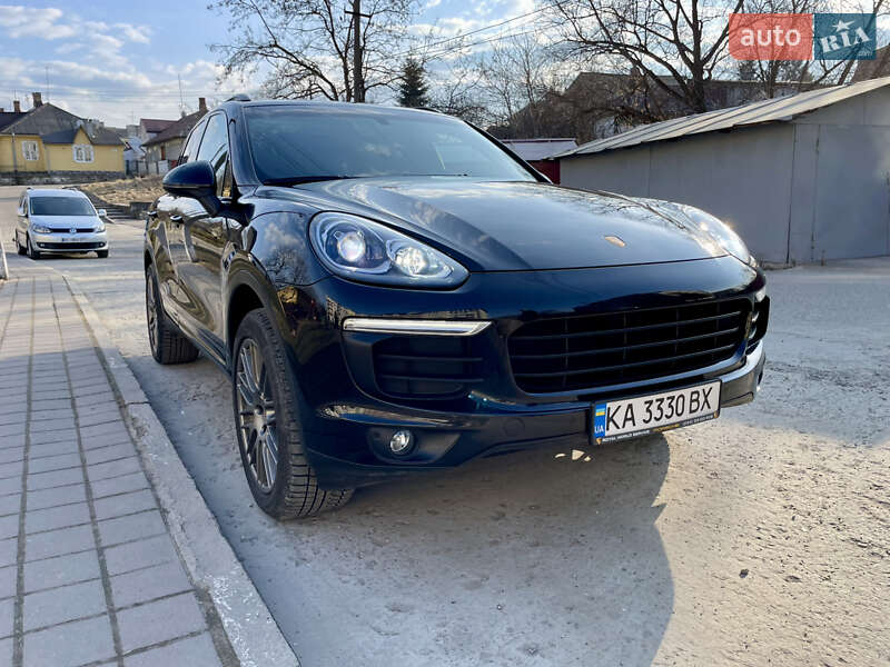 Внедорожник / Кроссовер Porsche Cayenne 2016 в Самборе