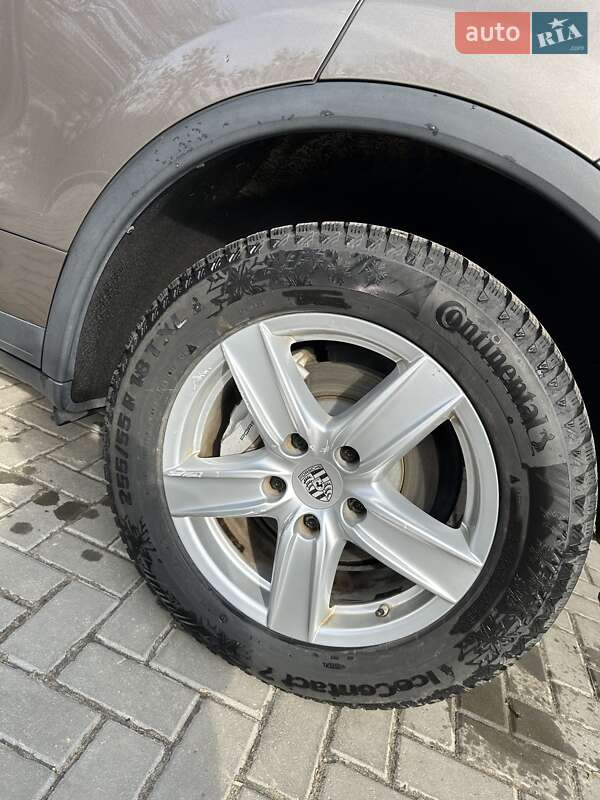 Позашляховик / Кросовер Porsche Cayenne 2014 в Луцьку