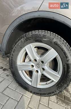 Внедорожник / Кроссовер Porsche Cayenne 2014 в 