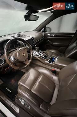 Внедорожник / Кроссовер Porsche Cayenne 2013 в 