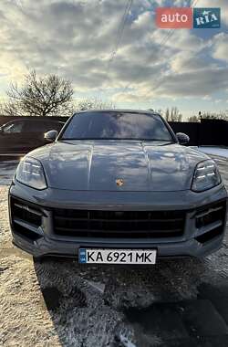 Внедорожник / Кроссовер Porsche Cayenne 2023 в 