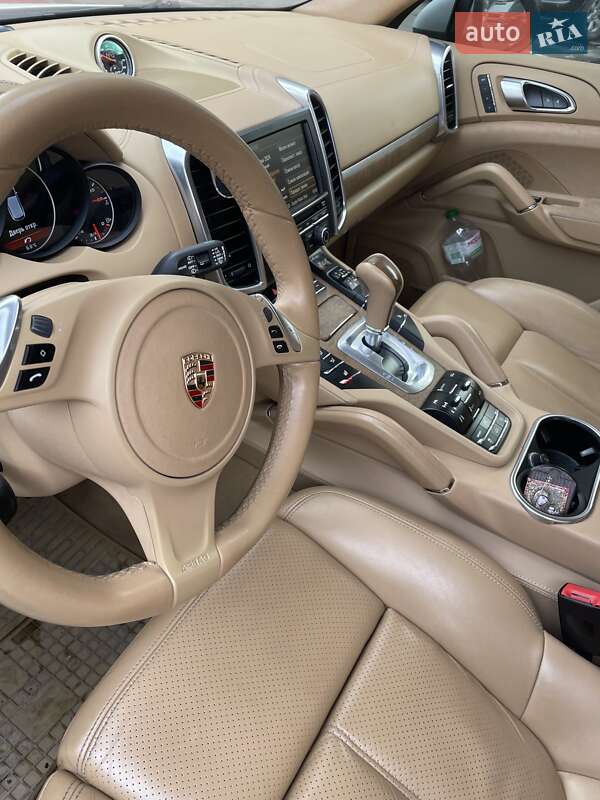 Позашляховик / Кросовер Porsche Cayenne 2012 в Києві